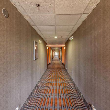 Howard Johnson By Wyndham Lexington Exteriér fotografie