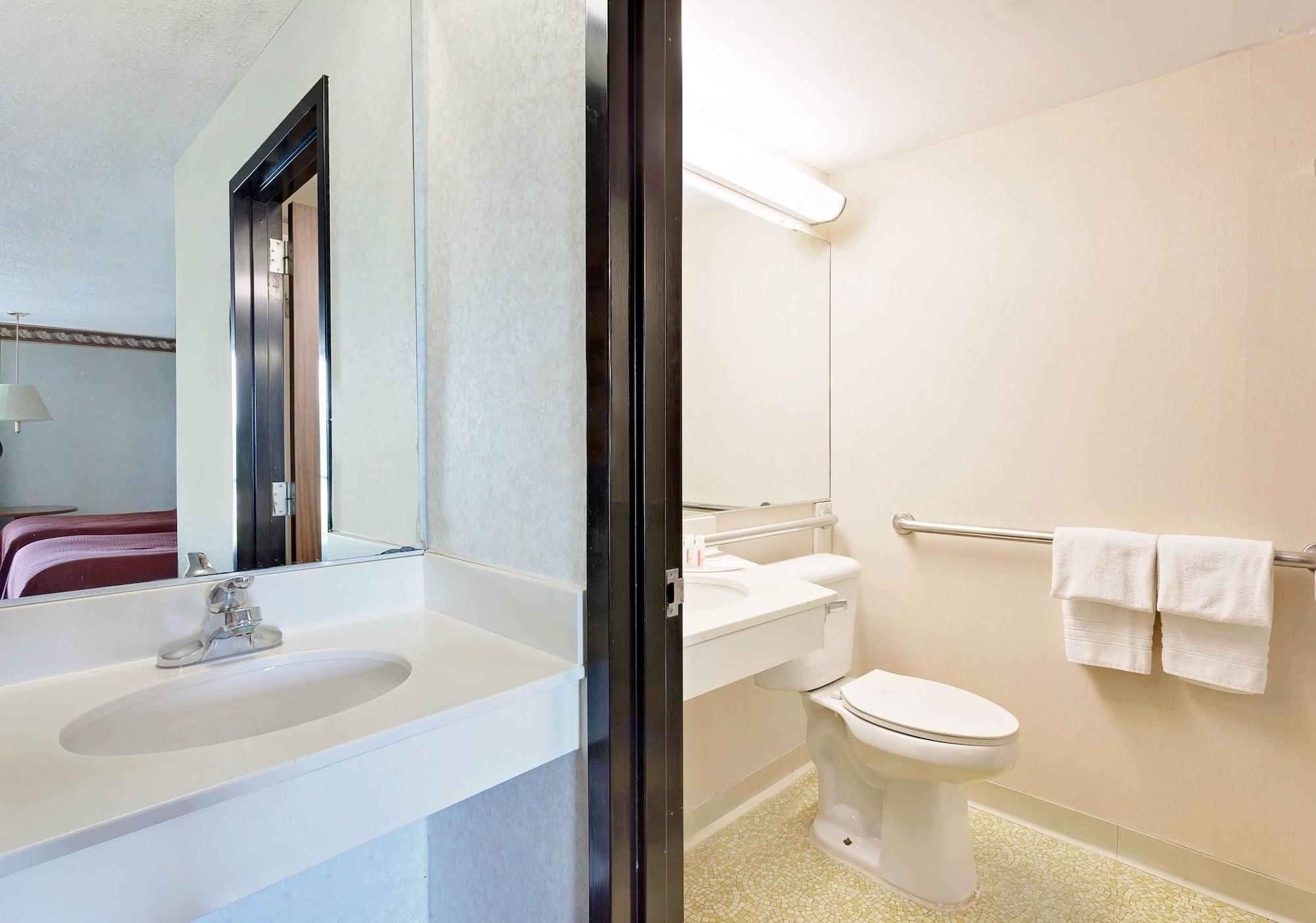 Howard Johnson By Wyndham Lexington Exteriér fotografie