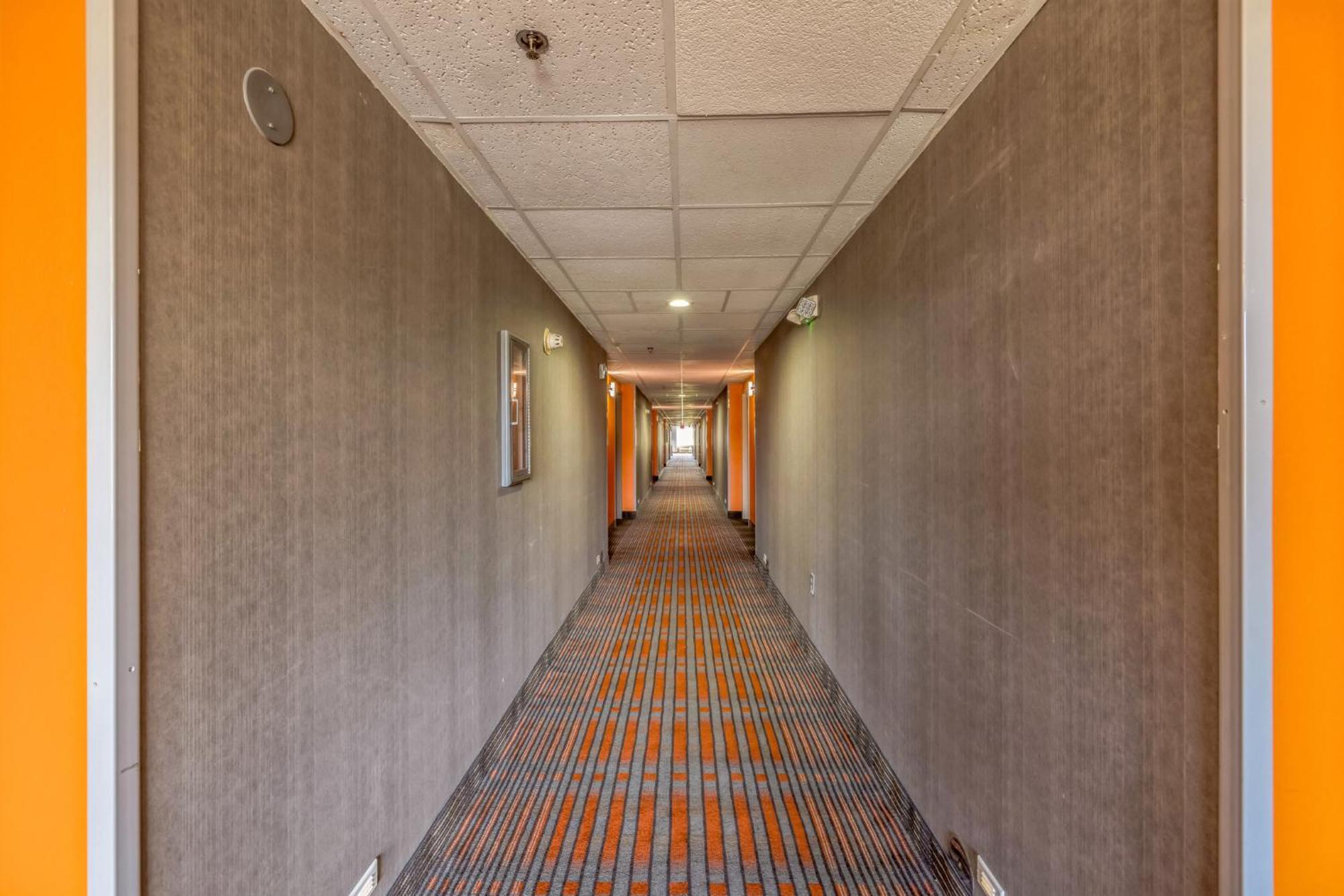 Howard Johnson By Wyndham Lexington Exteriér fotografie