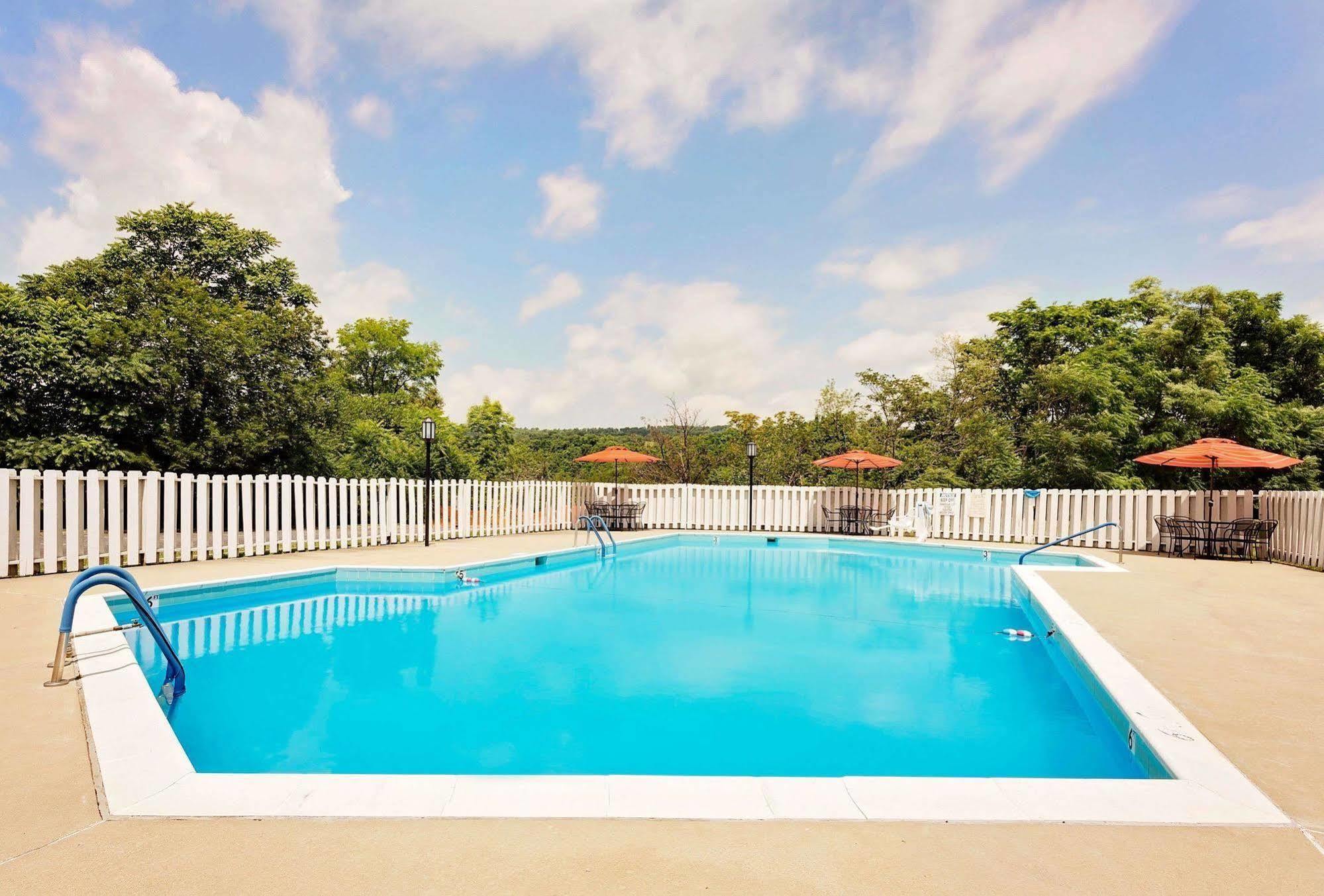 Howard Johnson By Wyndham Lexington Exteriér fotografie